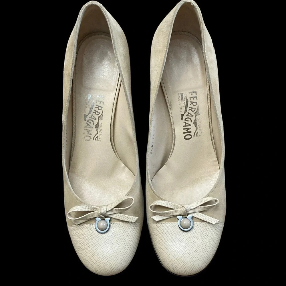 Salvatore Ferragamo Vintage Cream Suede Round Toe Heel